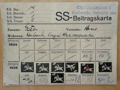 El carnet de pertenencia a las SS de Hans Gräser