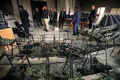 Estado en que quedó la iglesia evangélica de Arganda del Rey tras el incendio.