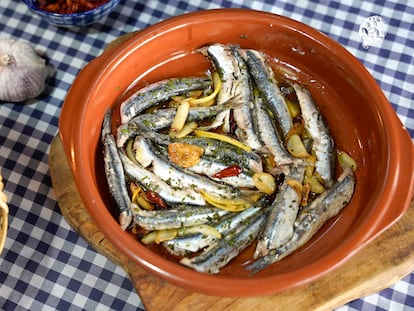 Anchoas a la cazuela, las deliciosas “angulas del pobre” vascas