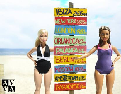 La Barbie Curvy tiene su colección de baño A&V.