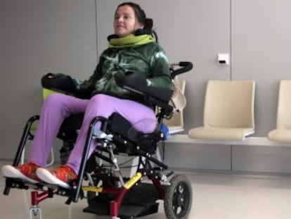 María Laura Cisneros en una sala de espera del Hospital de Toledo.