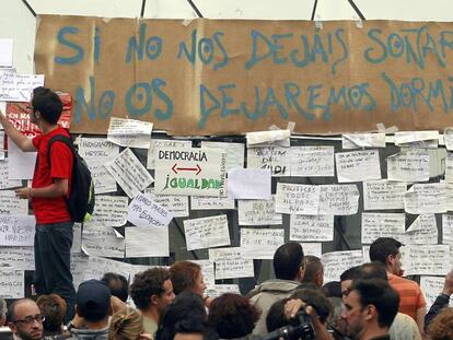 Acampada del 15-M en la Puerta del Sol de Madrid en mayo de 2011.