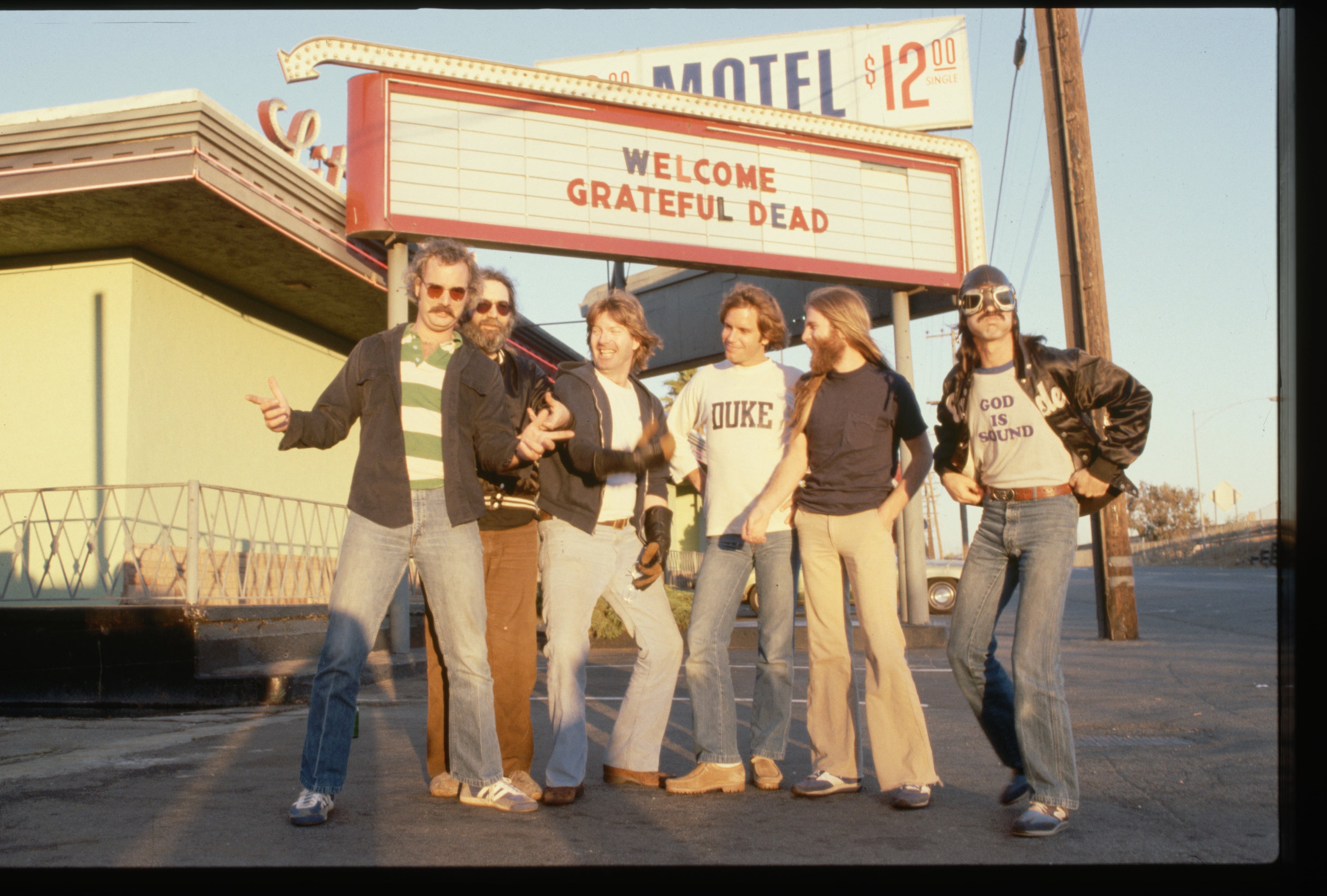 The Grateful Dead: una historia de ‘hippies’, LSD, millones de discos y aquellos uniformes de Barcelona 92