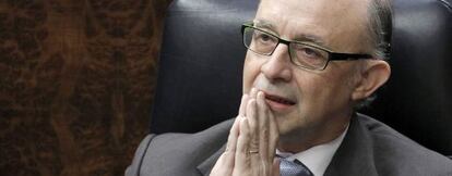 El ministro de Hacienda y Administraciones P&uacute;blicas, Crist&oacute;bal Montoro, en la sesi&oacute;n de este mi&eacute;rcoles en el Congreso.