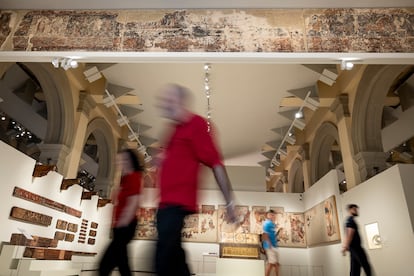 Otra vista de la sala de los murales de Sijena en el MNAC, este martes.