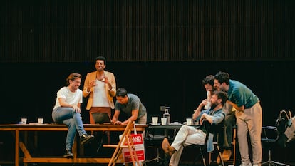 Escena del muntatge 'L'herència', al Teatre Lliure