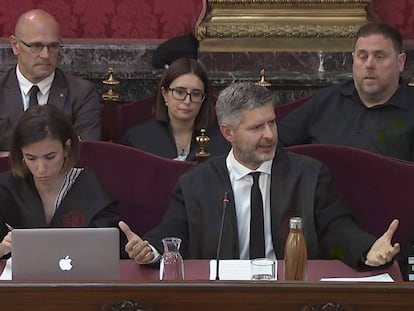 (Second row) Oriol Junqueras (r) and Raül Romeva during the trial.