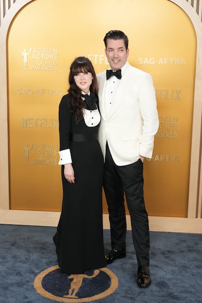 Zooey Deschanel y Jonathan Scott acudieron juntos y coordinados, con estilismos en blanco y negro. El vestido de Deschanel lo firmaba Giorgio Armani.