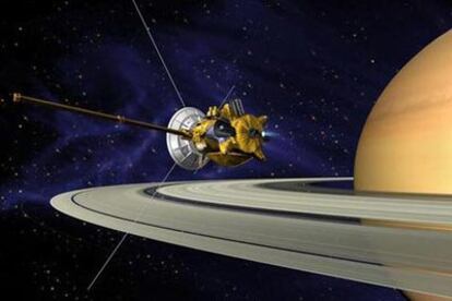 La nave <i>Cassini</i> llegó a la órbita de Saturno en julio de 2004, tras recorrer 3.500 millones de kilómetros en siete años.