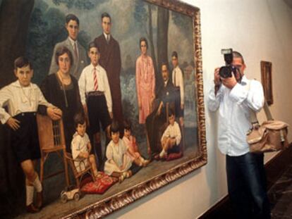 Uno de los retratos de familia Zaballa-Barquín, de Ángel Larroque, incluido en la exposición del Bellas Artes.