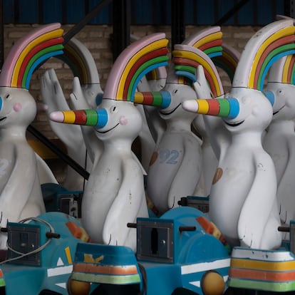 Sevilla/17-12-2020: Máquinas recreativas de 'Curro', mascota de la EXPO92 de Sevilla, en el almacén de antigüedades Romano, en la localidad de Alcalá de Guadaira.
FOTO: PACO PUENTES/EL PAIS