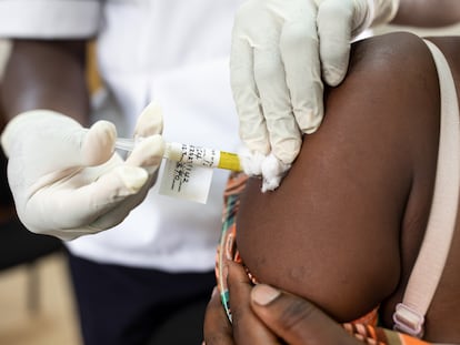Ensayo clínico de la 'vacuna' contra el VIH en Uganda, en marzo de 2022.