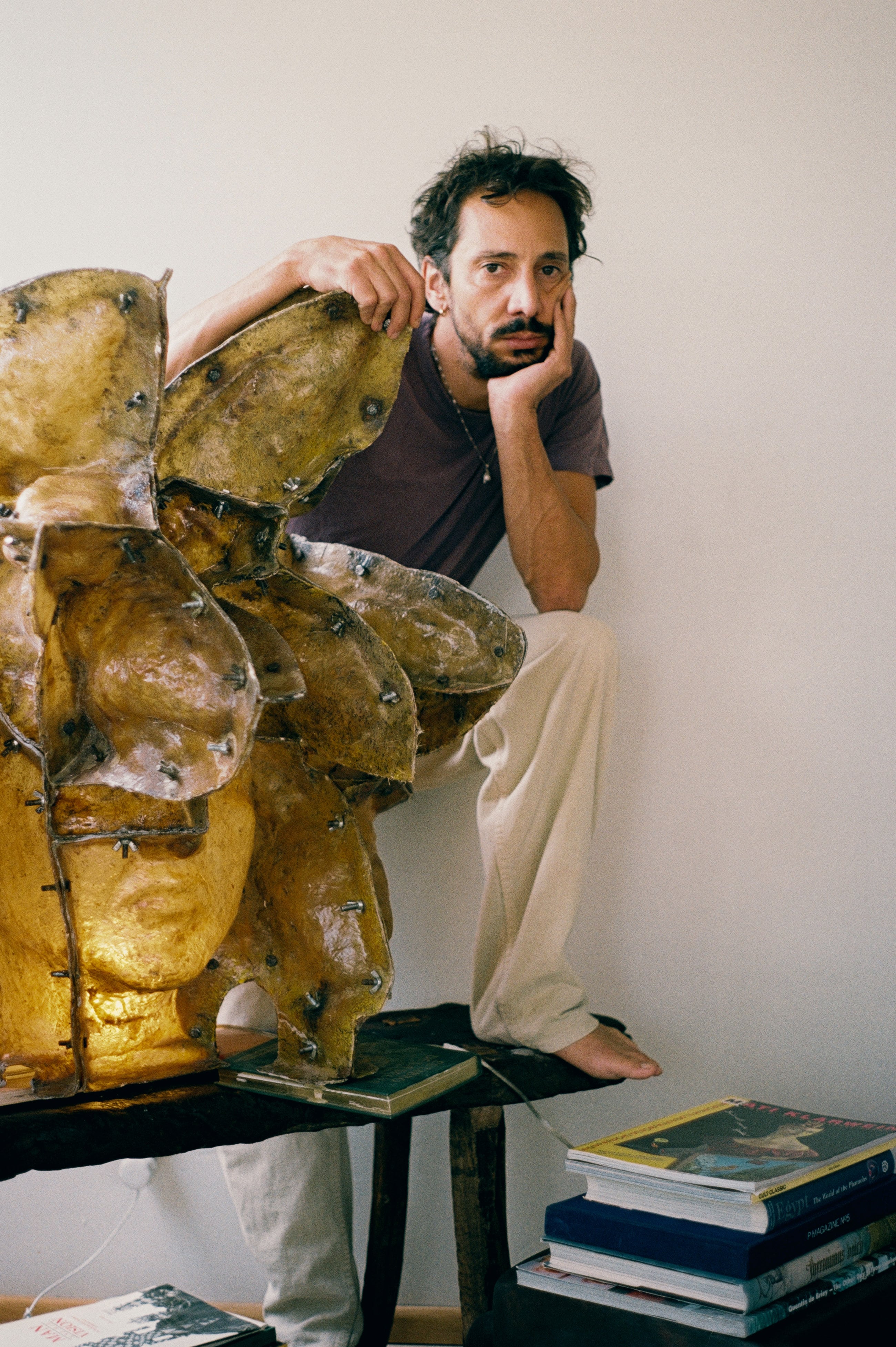 Las lámparas entre lo pagano y lo sagrado de Pol Agustí: “Hay muchas maneras de creer, se puede ser devoto de la nada y que la nada tenga sentido”