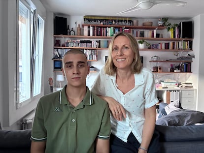Nicola Ferri junto a su madre