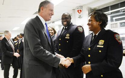 El alcalde Bill Blasio, durante su visita reciente a la prisi&oacute;n de Rikers Island.