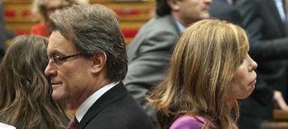 El presidente catal&aacute;n, Artur Mas, y Alicia S&aacute;nchez-Camacho (PP) en el Parlamento aut&oacute;nomo. 