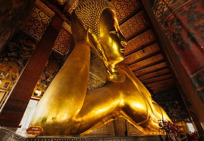 El Buda reclinado en Wat Pho, en la capital tailandesa.