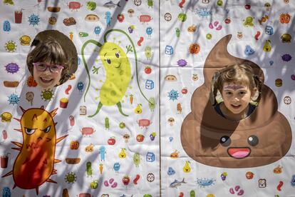 Dos niños en Expociència, el pasado año, en una imagen cedida.