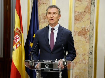 Feijóo, en rueda de prensa en el Congreso este miércoles.