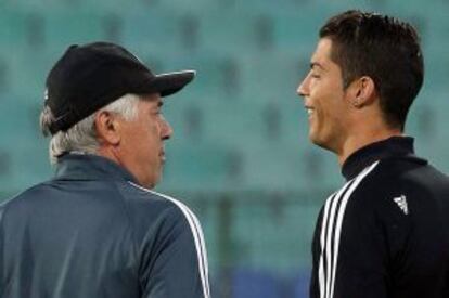 Ancelotti y Cristiano Ronaldo, durante un entrenamiento.