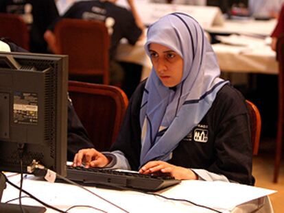 Una de las participantes en el 28º International Collegiate Programming Contest.