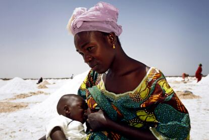 Fotografía captada en una mina de sal de Ngaye (Senegal) en 2007.