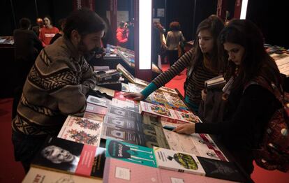 Asistentes al XVIII Salón Internacional del Libro Teatral, en el Teatro Valle-Inclán de Madrid, el pasado viernes.
