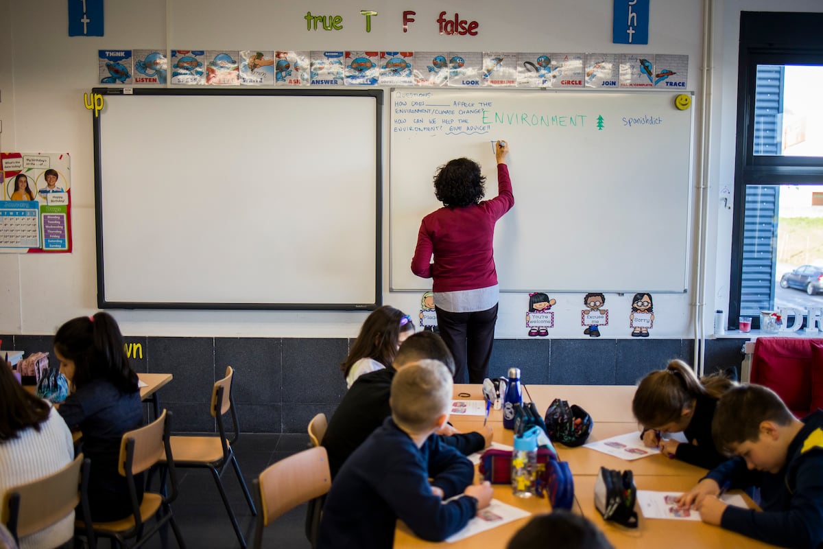 La falta de avances en la reforma del profesorado amenaza con desatar una tormenta educativa en el inicio de curso | Educación