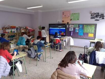 Varios alumnos de Secundaria del colegio de Villaoslada de Cameros, en La Rioja.