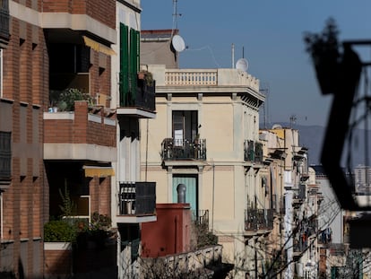 En la imagen una vista de viviendas del barrio de Poblesec y Sant Antoni de Barcelona.