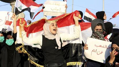 Estudiantes se sumaron a las protestas contra el Gobierno, este martes en Irak. 