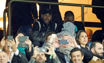 Neymar durante el partido entre el PSG y el Manchester United.