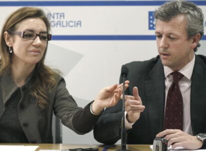 Marta Fernández Currás y Alfonso Rueda, durante su comparecencia de ayer.