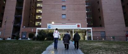 Fachada del hospital Príncipe de Asturias en Alcalá de Henares.