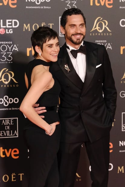 Los hermanos León, María y Paco, en la alfombra roja de los Premios Goya 2019.