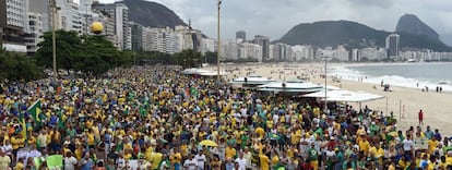 Manifestação anti-Dilma em Copacabana.