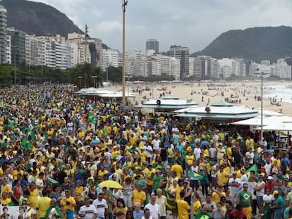 Manifestação anti-Dilma em Copacabana.