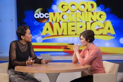 Robin Roberts entrevista a Amanda Knox en el programa Good Morning America de ABC.