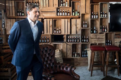 Ignacio Rivera, en la antigua sala de juntas de la fábrica de Estrella Galicia en A Coruña.