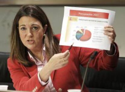 La portavoz del PSOE en el Congreso, Soraya Rodríguez, durante la rueda de prensa ofrecida hoy por su grupo en la Cámara Baja para valorar el proyecto de Ley de Presupuestos Generales del Estado para 2013.