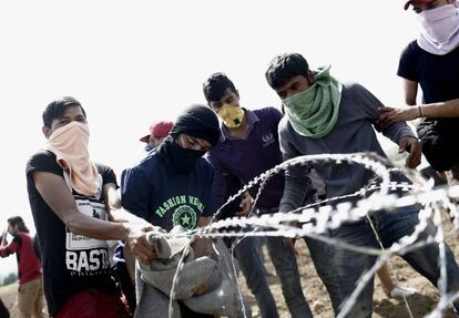 Protesta de refugiados en Idomeni, este mi&eacute;rcoles.