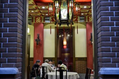 Meilongzhen, uno de los restaurantes con más historia de la ciudad, hogar del cerdo agridulce y de la ternera con salsa de ostras originales.