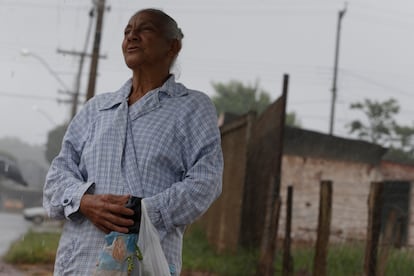 Maria Neide da Silva, cozinheira, diz não temer coronavírus em Anápolis.