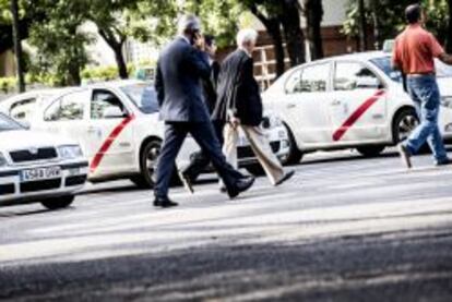 Paso de peatones en una calle de Madrid. 