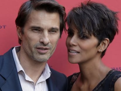 Olivier Martinez y Halle Berry en el estreno de &#039;Nos Souvenirs Brules&#039;.