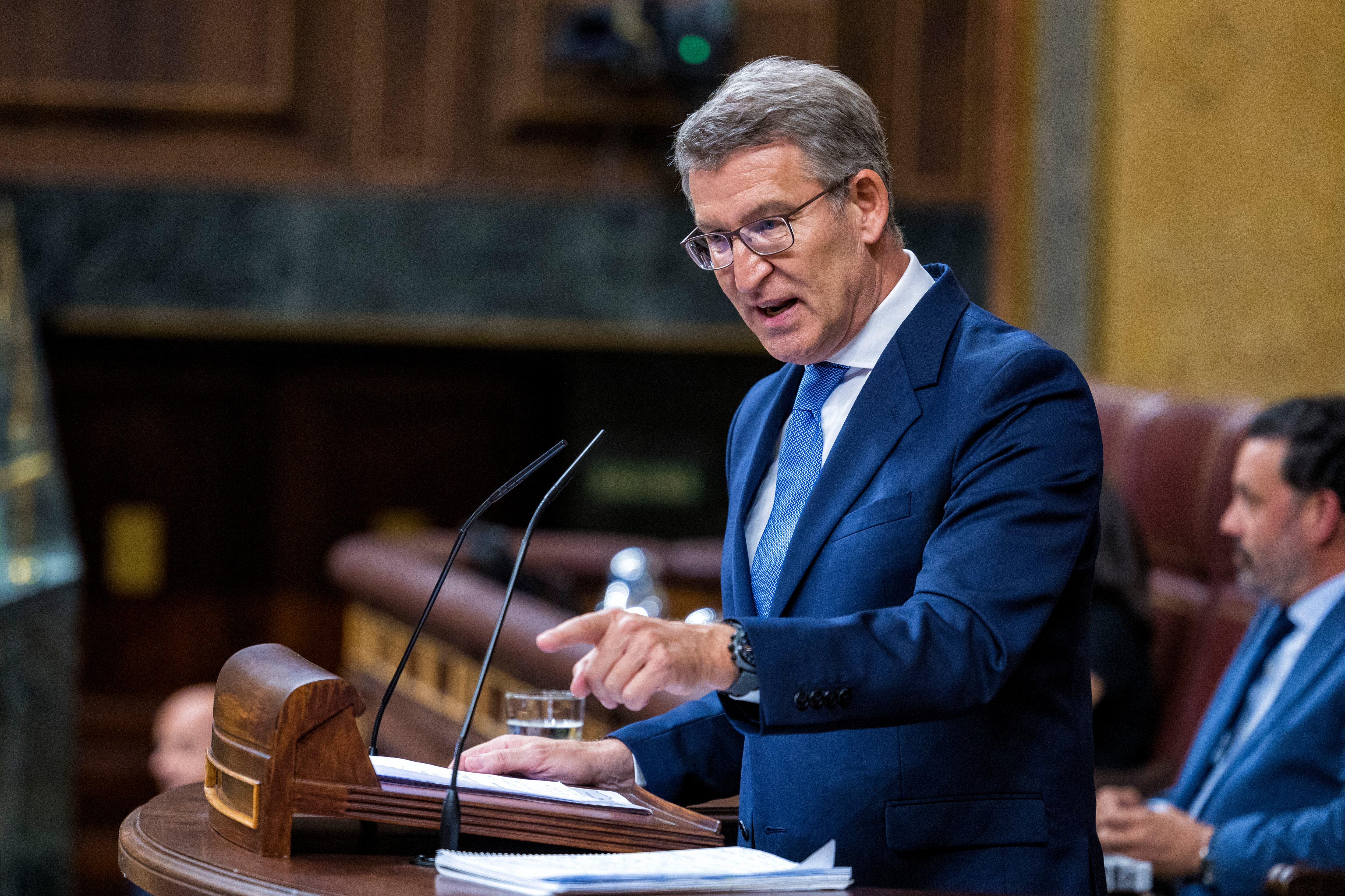 Sánchez inicia un debate en el Parlamento sobre la regeneración, y el PP exige su renuncia.