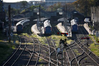 Trenes fuera de funcionamiento en la estación de Retiro en Buenos Aires (Argentina), el 21 de febrero.