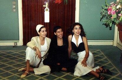 Las princesas Sahar, Maha y Hala, visitando a su padre en una estancia en Marruecos.