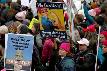 Muchos de los participantes llevaban gorros rosa, emblema del movimiento. En la imagen, un momento de la Marcha de las Mujeres en Washington.