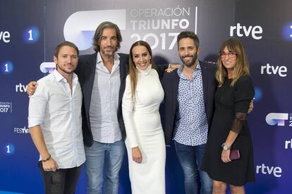 Manuel Martos, Joe Pérez-Orive, Mónica Naranjo, Roberto Leal y Noemí Galera en el FestVal de Vitoria.